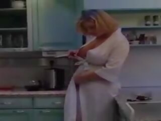Mój macocha w the kuchnia wcześnie poranek hotmoza: seks klips 11 | xhamster