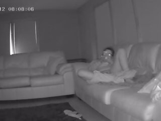 Søster i lov fanget onanering på min sofa housesitting skjult kamera