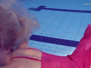 Elena proklova underwater mermaid i rosa klänning: högupplöst kön video- f2